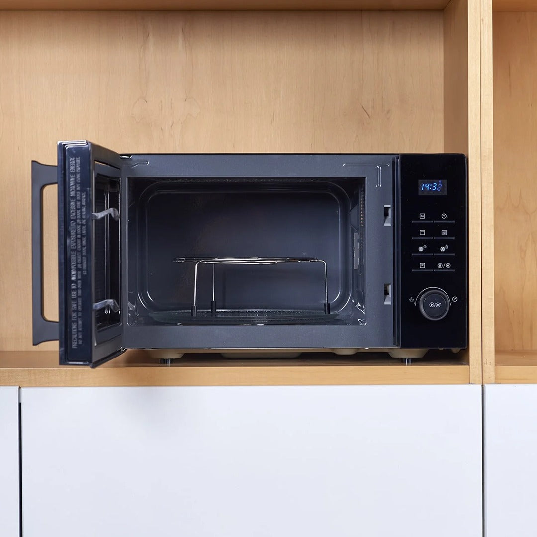 Laurent 25 Black est un micro-onde numérique avec grill