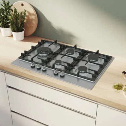 Bosch Table de cuisson gaz 75 cm – 5 foyers, FlameSelect 9 niveaux, grilles fonte, acier inox – PCS7A5I90