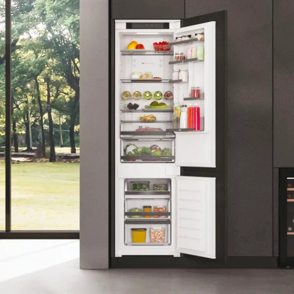 Haier Réfrigérateur combiné encastrable 55 cm 281 L – Total No Frost, Air Surround & Humidity Zone – HBQW5519E